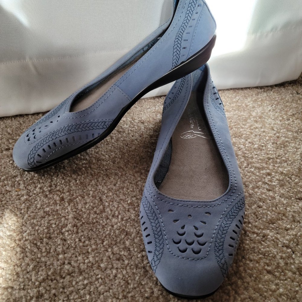 NWOT - Blue suede flats - Picture 2 of 9
